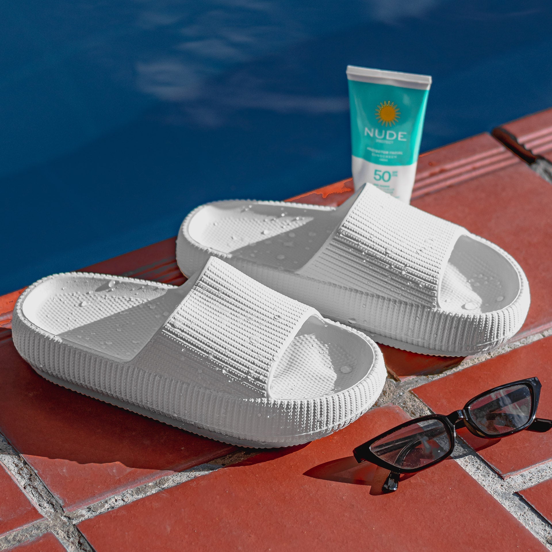 gid://shopify/MediaImage/24532715634782