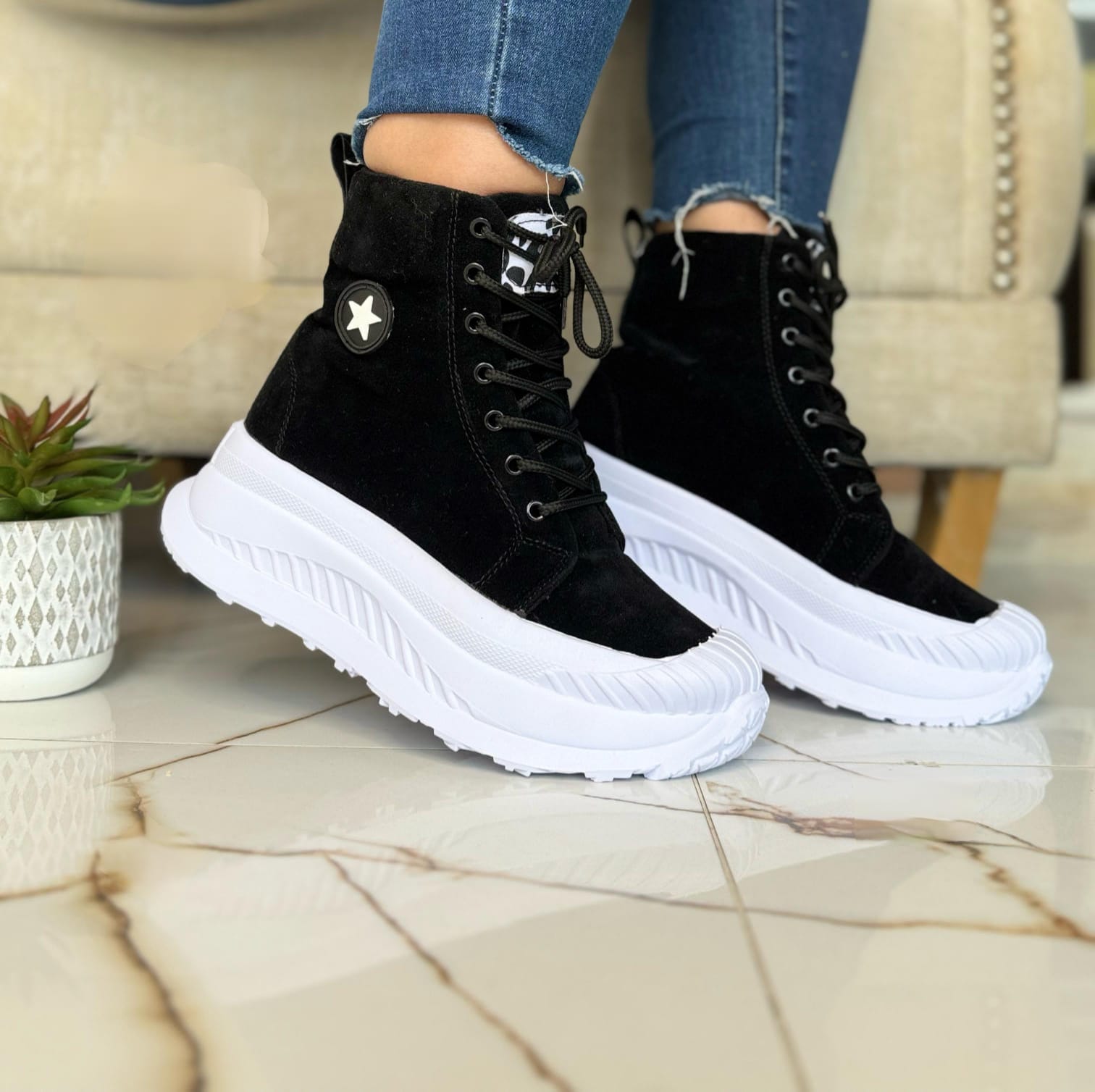 gid://shopify/MediaImage/24532745355358